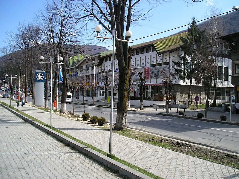 File:Sinaia4.jpg