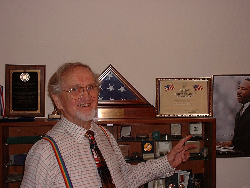 File:Lord Gordon Parry in his office 2002.jpg