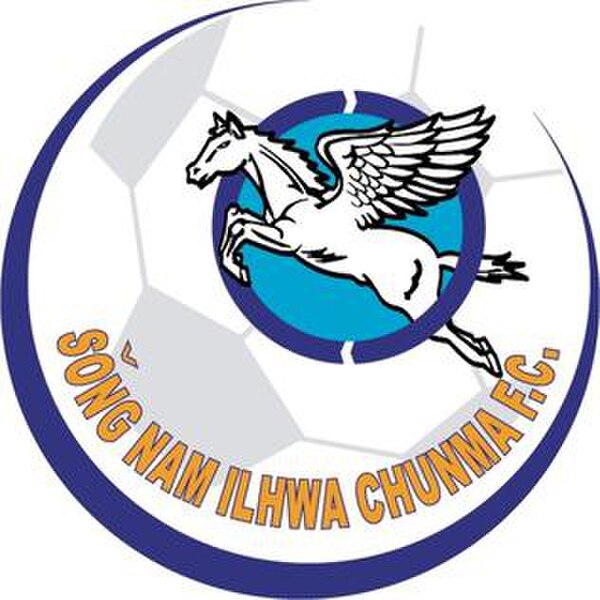 The inaugural crest of Seongnam Ilhwa Chunma in 2000. The name of Seongnam followed McCune–Reischauer romanization.