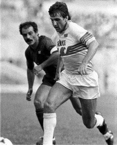 Bruno Giordano with the Lazio jersey