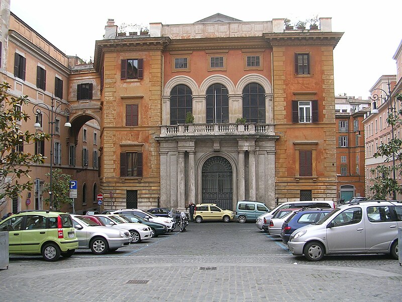 File:Palazzo Muti PapazzurriRoma.JPG