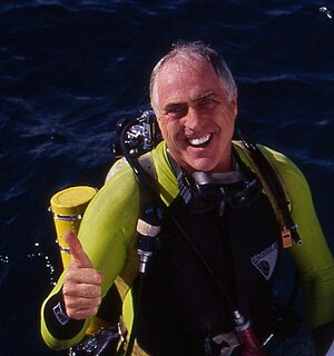 <span class="mw-page-title-main">Bob Halstead</span> Underwater photographer, author, journalist and commentator on the recreational diving industry.