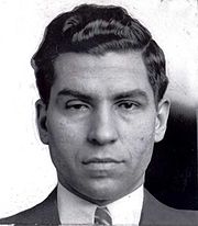 https://upload.wikimedia.org/wikipedia/en/thumb/9/90/Lucky_Luciano_mugshot.jpg/180px-Lucky_Luciano_mugshot.jpg