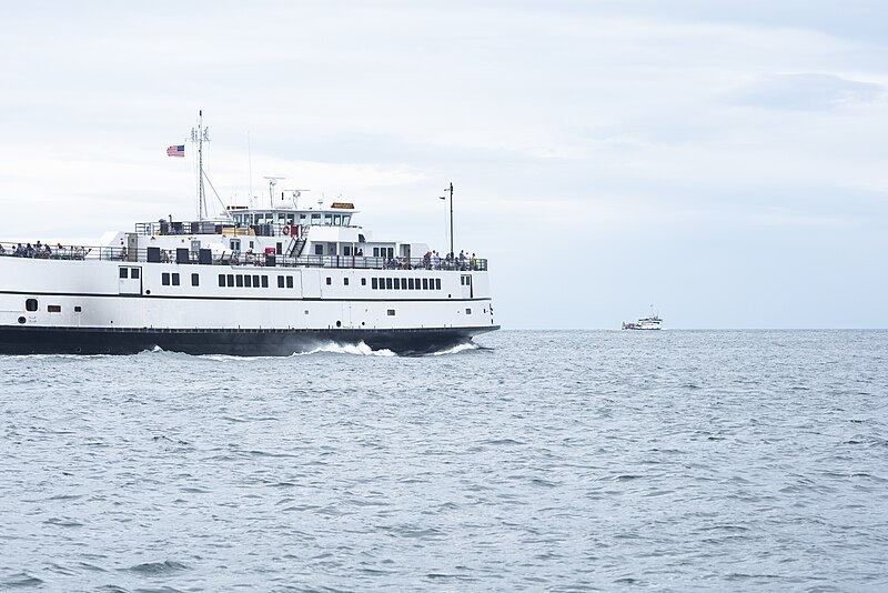 File:Marthasvineyard-Steamship-Ferries.jpg