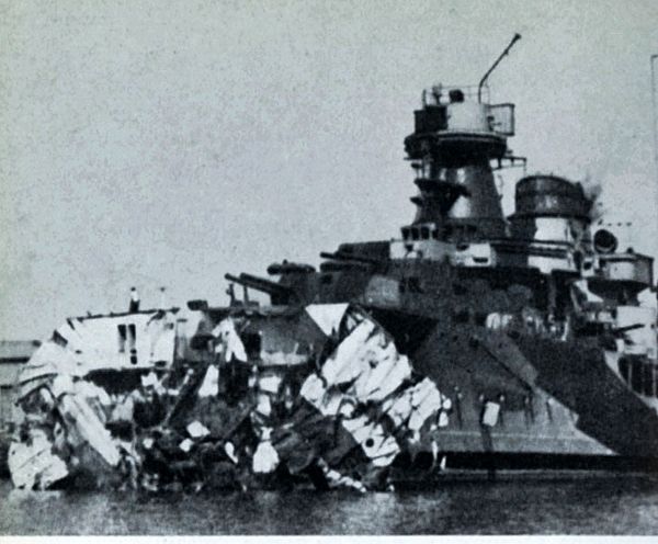 Muzio Attendolo after being torpedoed by submarine HMS Unbroken