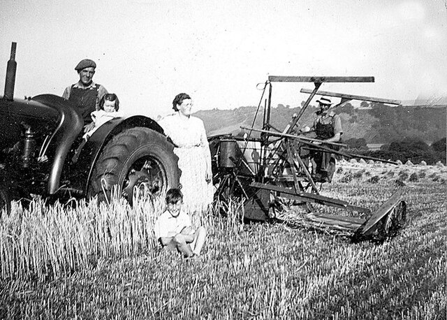 File:Hope Bowdler Farming in the 1950's.jpg - Wikipedia