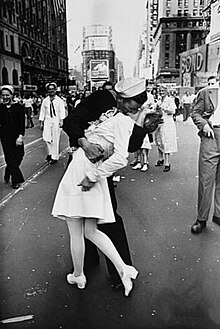 Legendary kiss V–J day in Times Square Alfred Eisenstaedt.jpg