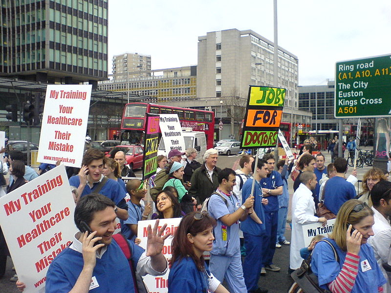 File:MMC & MTAS march in London.jpg