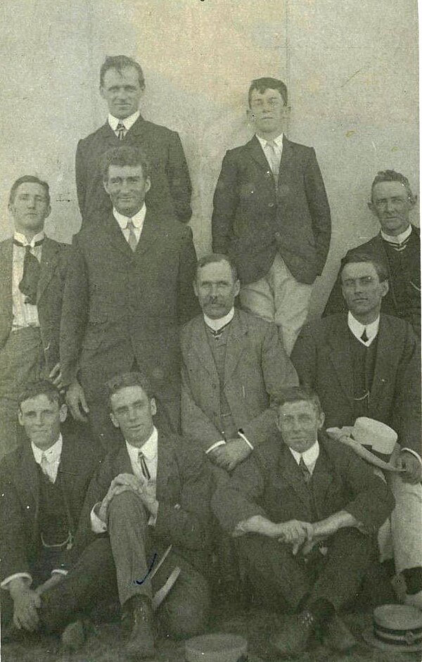 Kyre College picnic at Glenelg, 1908