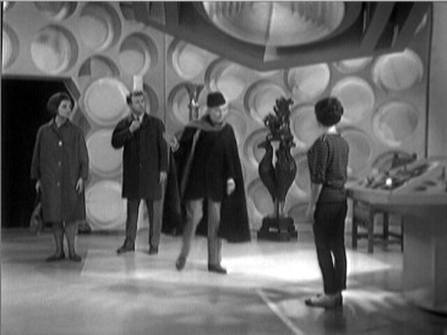 Ian and Barbara find the Doctor and Susan inside the TARDIS as its interior is revealed in a scene described as "breathtaking"