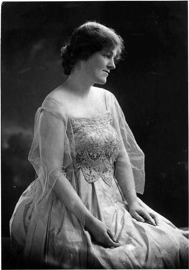 File:Portrait of Rebekah Baines Johnson - 17-13-1- 1917.jpg - Wikipedia