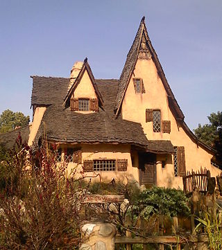 <span class="mw-page-title-main">Storybook architecture</span> Residential building style popular 1920s and 1930s