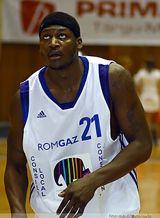 Louis Truscott American basketball player (born 1978)