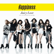 Групповое изображение семи японок (участниц Happiness) с названием песни и исполнителя выше; слово «Счастье» расположено по центру желтой полосы.