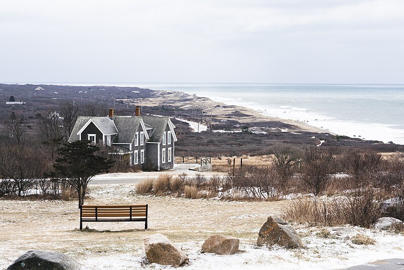 File:Marthasvineyard-Aquinnah-Vanderhoop.jpg