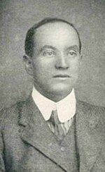 Fred Halliday, entrenador de fútbol, ​​1911.jpg