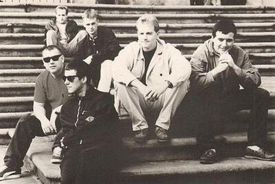 Promotional photograph of The Farm in 1992 L to R: Ben Leach, Carl Hunter, Roy Boulter, Keith Mullin (back row), Steve Grimes and Peter Hooton (front 