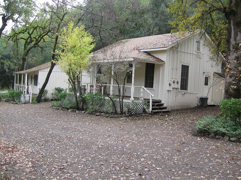 File:Saratoga Springs cabins.JPG