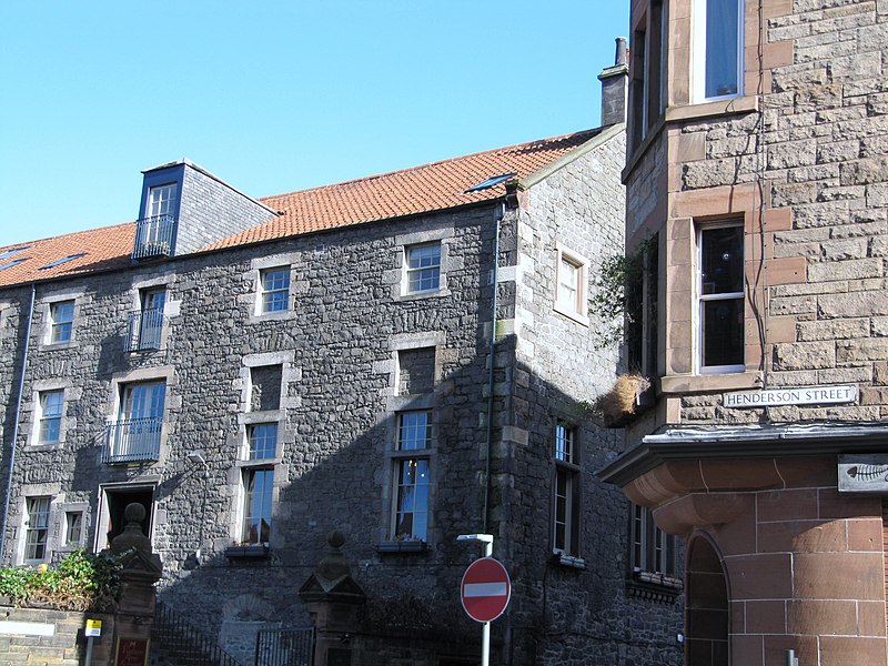 File:Henderson,Giles Street The Vaults.JPG