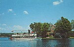 Thumbnail for File:Tour Boat passing Longue Vue Island 1.jpg