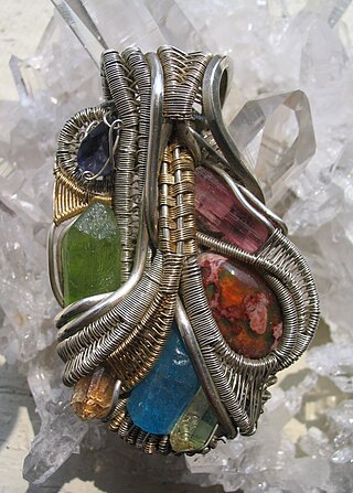 <span class="mw-page-title-main">Wire wrapped jewelry</span> Technique for making jewelry