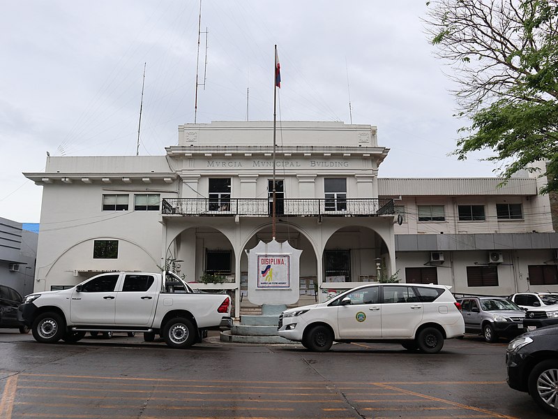 File:Murcia Municipal Hall (Rizal Street, Murcia, Negros Occidental; 10-25-2022).jpg