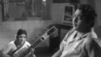 The song Sonnathu Neethaana was picturised on Seetha (Devika) playing the sitar, but the close-up shot of the fingers playing the sitar were actually those of Ahmed Hussain.