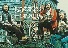 La fantasía de Ryan: (De izquierda a derecha) Fergus O'Byrne, Dermot O'Reilly, Denis Ryan