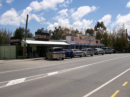 Pauatahanui main street. PauatahanuiMainStreet.jpg