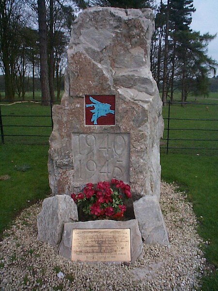 File:Tatton park memorial.JPG