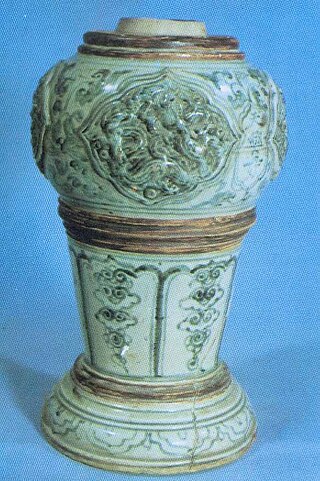 <span class="mw-page-title-main">Bát Tràng porcelain</span>