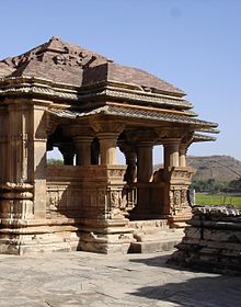 Sahasra Bahu Temples in Nagda, Rajasthan, 10th century CE. Sahasra Bahu temples, Nagda, Rajasthan.jpg