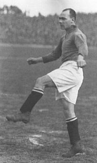 Willis Edwards English footballer and manager