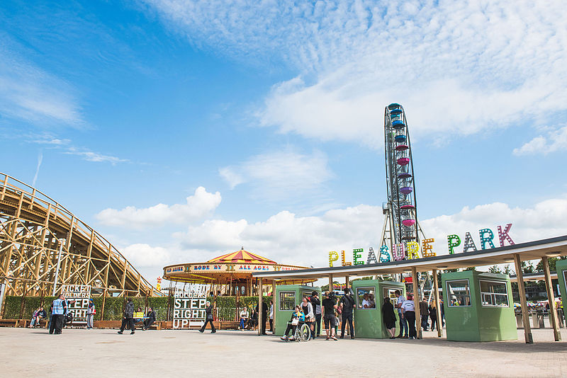 File:Pleasure Park Entrance.jpg