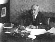 Russel S. Smart, c. 1928 in seinem Büro in Ottawa