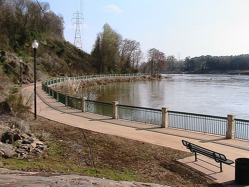 File:Riverwalk nh 2.jpg