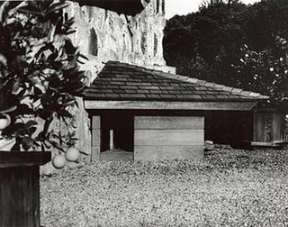 <span class="mw-page-title-main">Eddie's House</span> Frank Lloyd Wright-designed doghouse