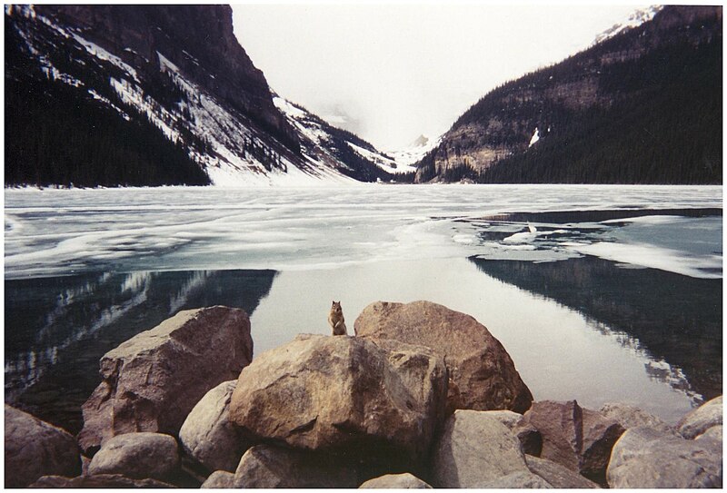 File:LakeLouise 2.jpg