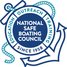 Логотип Национального совета по безопасному катанию на лодках с 1958 года.