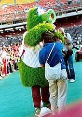 Bryce Harper rocks Gritty, Phillie Phanatic shirt before opening