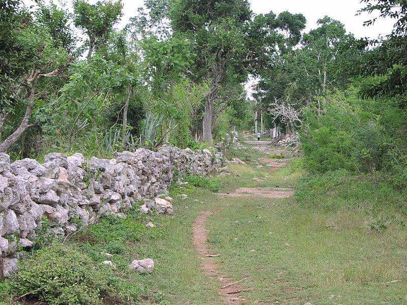 File:Tekanto RuralStreet.JPG