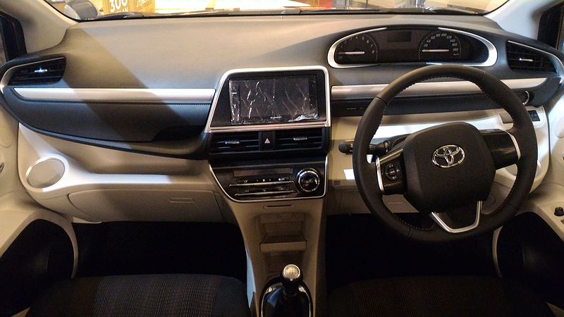 File:Toyota Sienta (NSP170R) 1.5 V 6MT interior.jpg