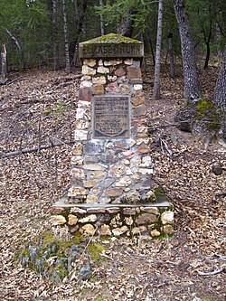 Eski şehrin bulunduğu yerde California Historical Landmark işareti