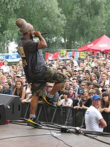 Dr. Israel performing with HDC at Furia Sound Festival 2007, France HDClive3.jpg