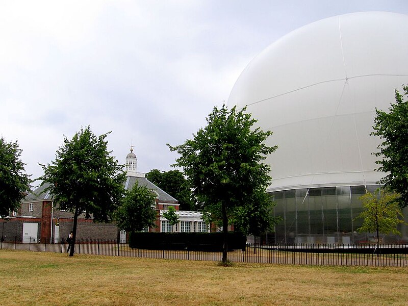 File:Serpentinegallerywithdome.jpg