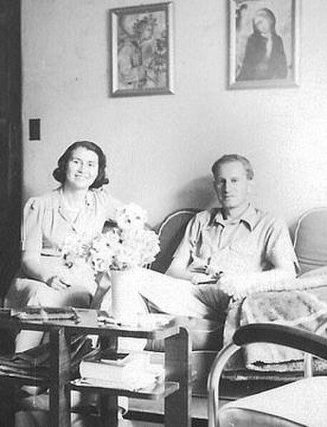 Herbert Marcuse and his first wife, Sophie Marcuse, in their New York apartment