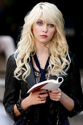 Taylor Momsen as Jenny Humphrey