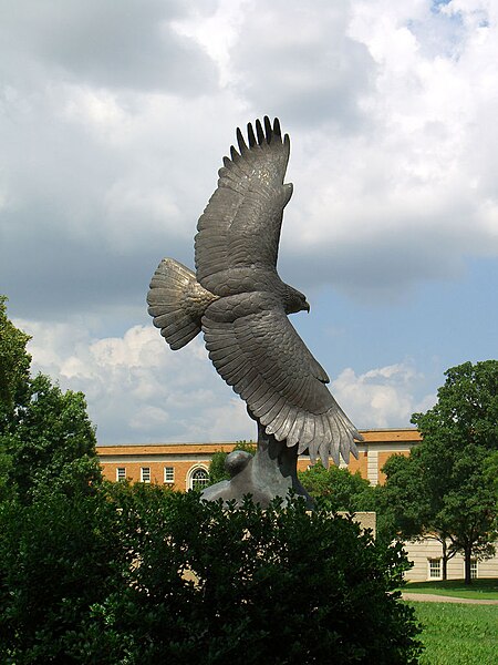 File:UNT Eagle statue.jpg