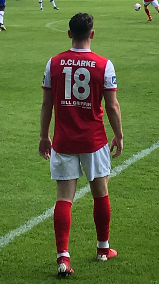 <span class="mw-page-title-main">Dean Clarke (Irish footballer)</span> Irish footballer