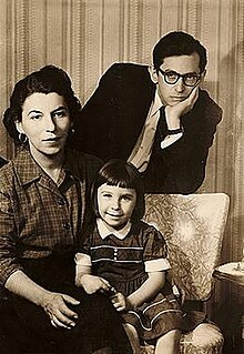 Ruth Gikow e family.jpg